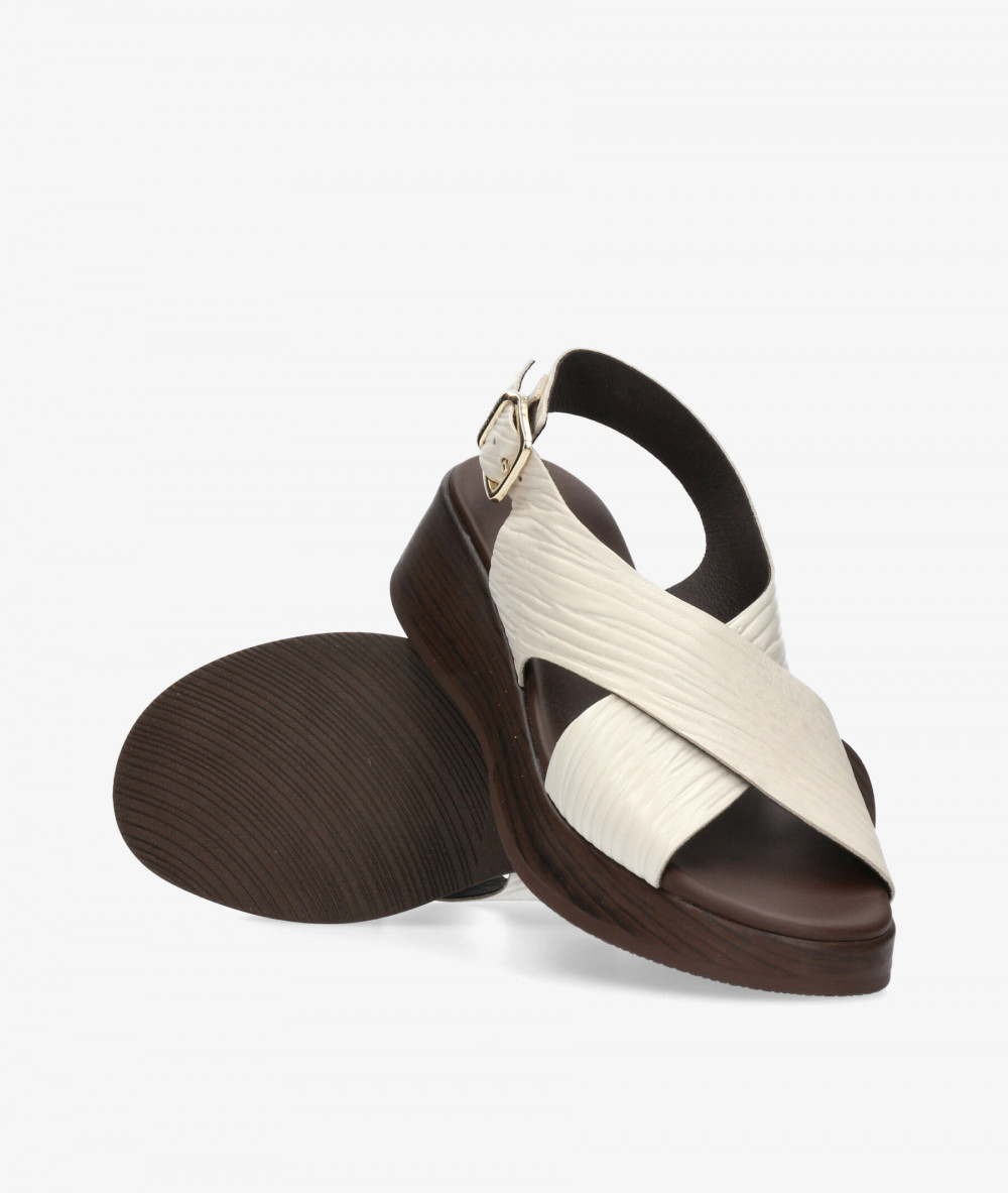 Sandalias Paula Urban  33-2070 en hueso