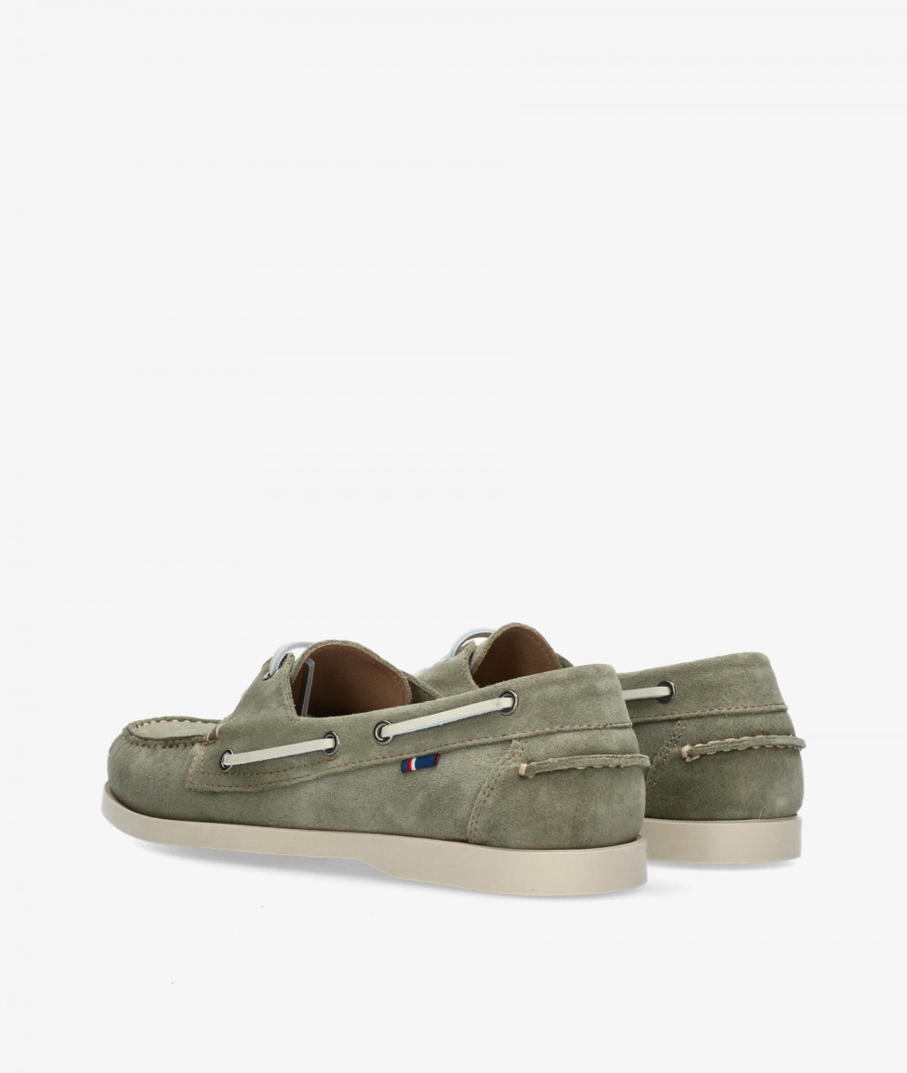 Naúticos Traveris 87924 en serraje kaki