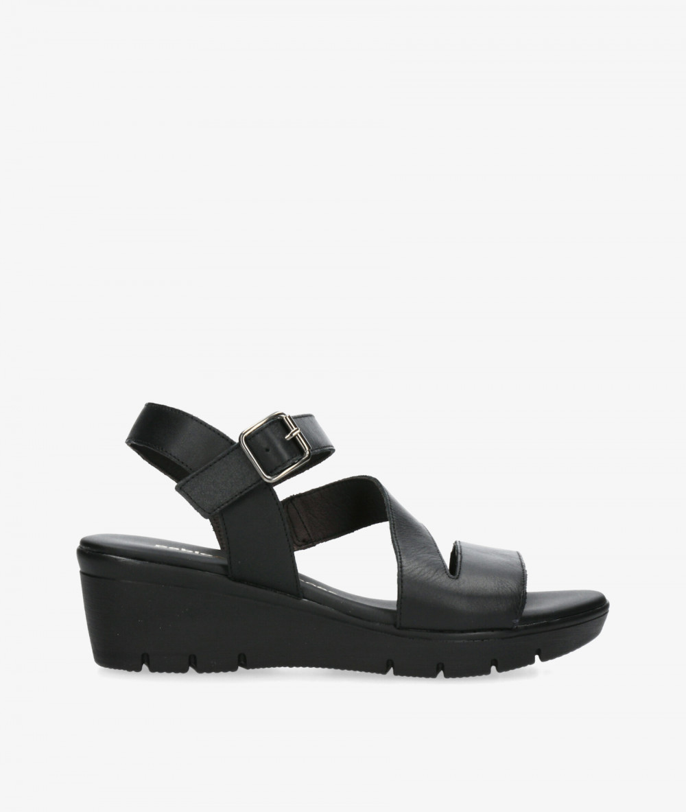 Sandalias pabloochoa.shoes  825-C en negro