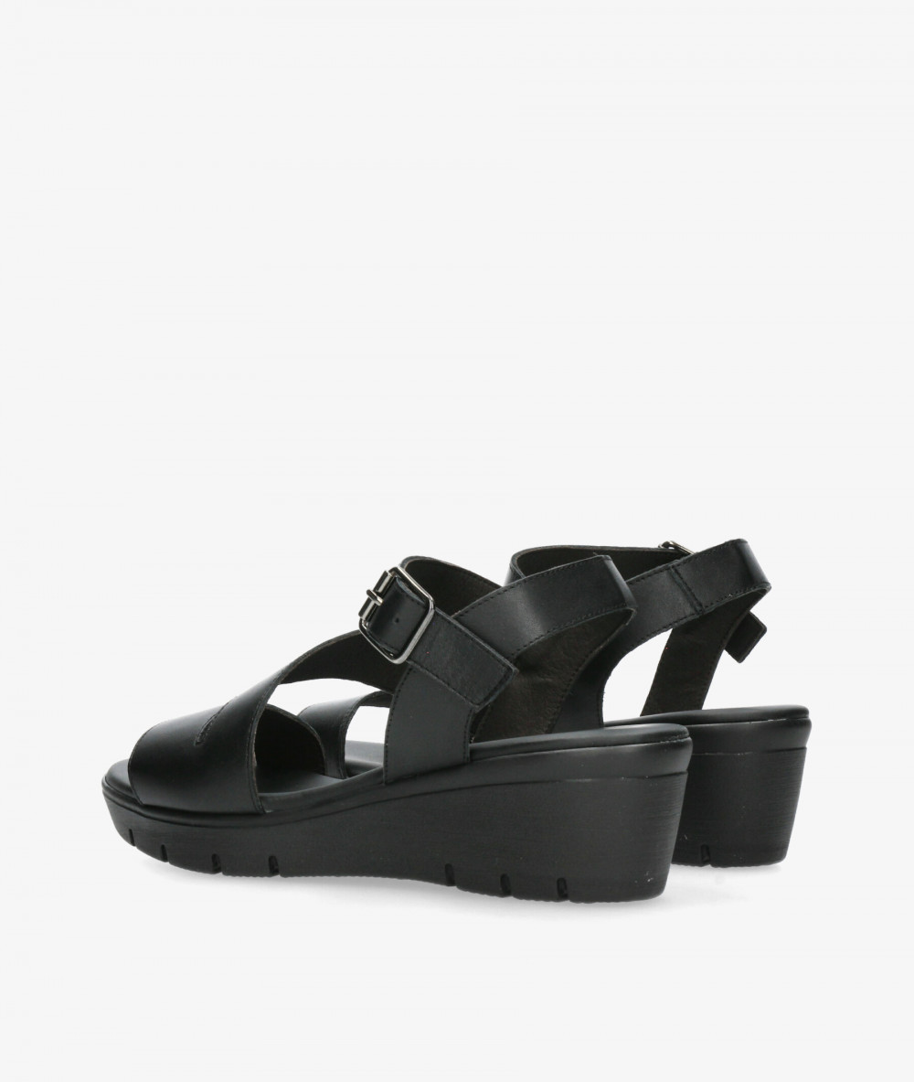Sandalias pabloochoa.shoes  825-C en negro