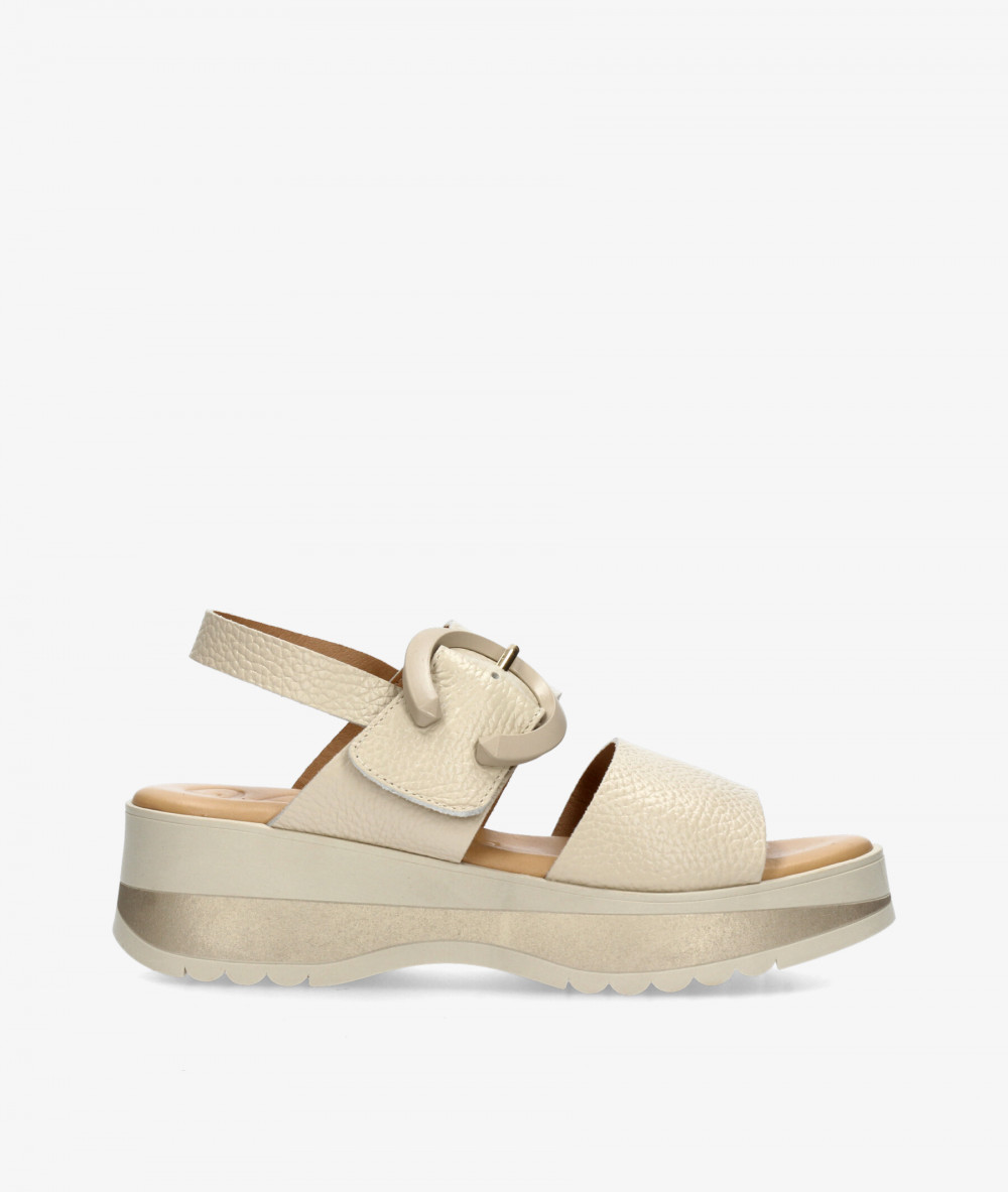 Sandalias Valeria´s  2621 en beige