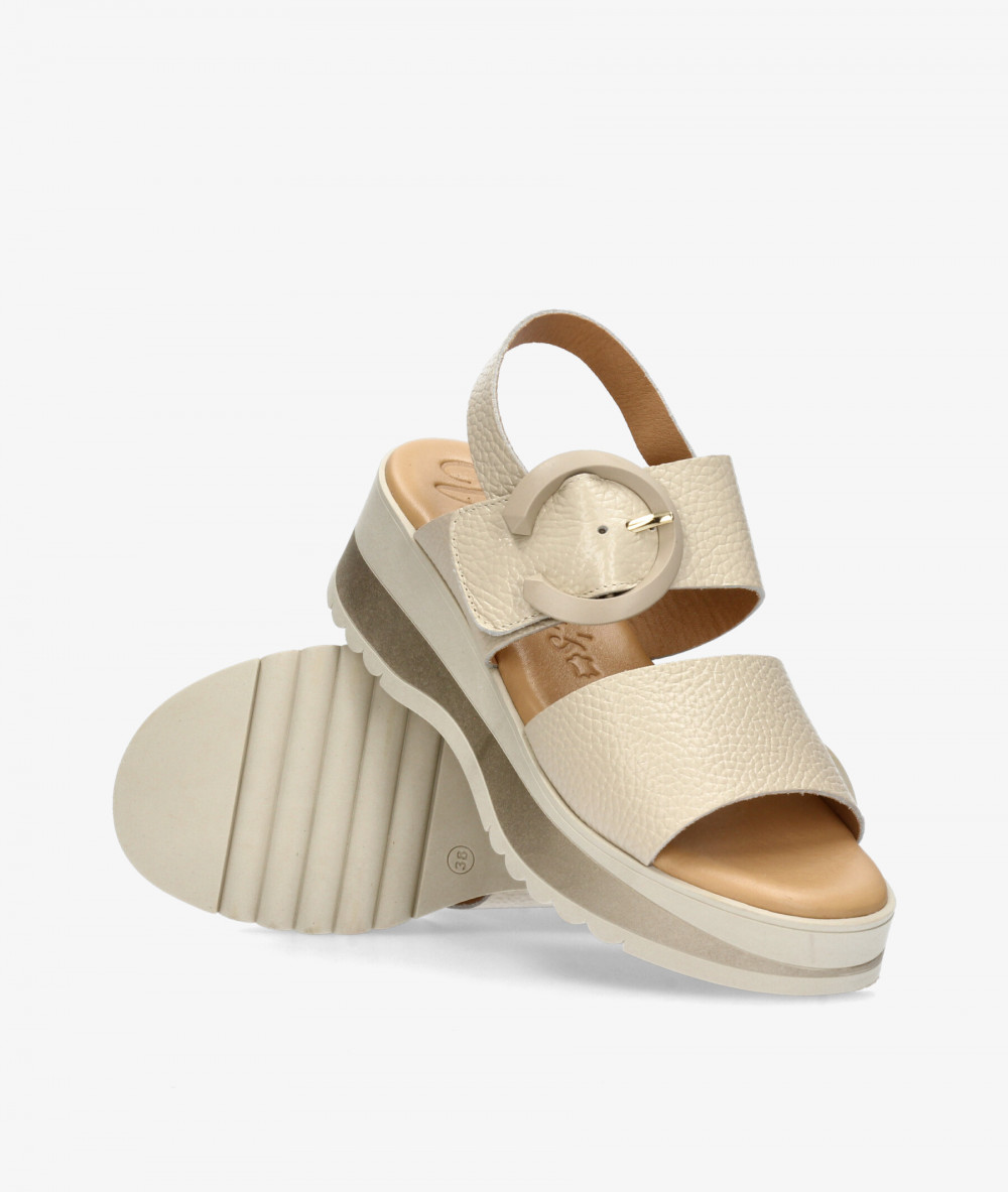 Sandalias Valeria´s  2621 en beige