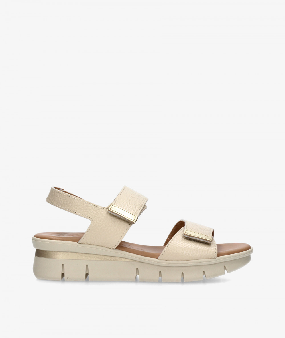 Sandalias Valeria´s  2606 en beige