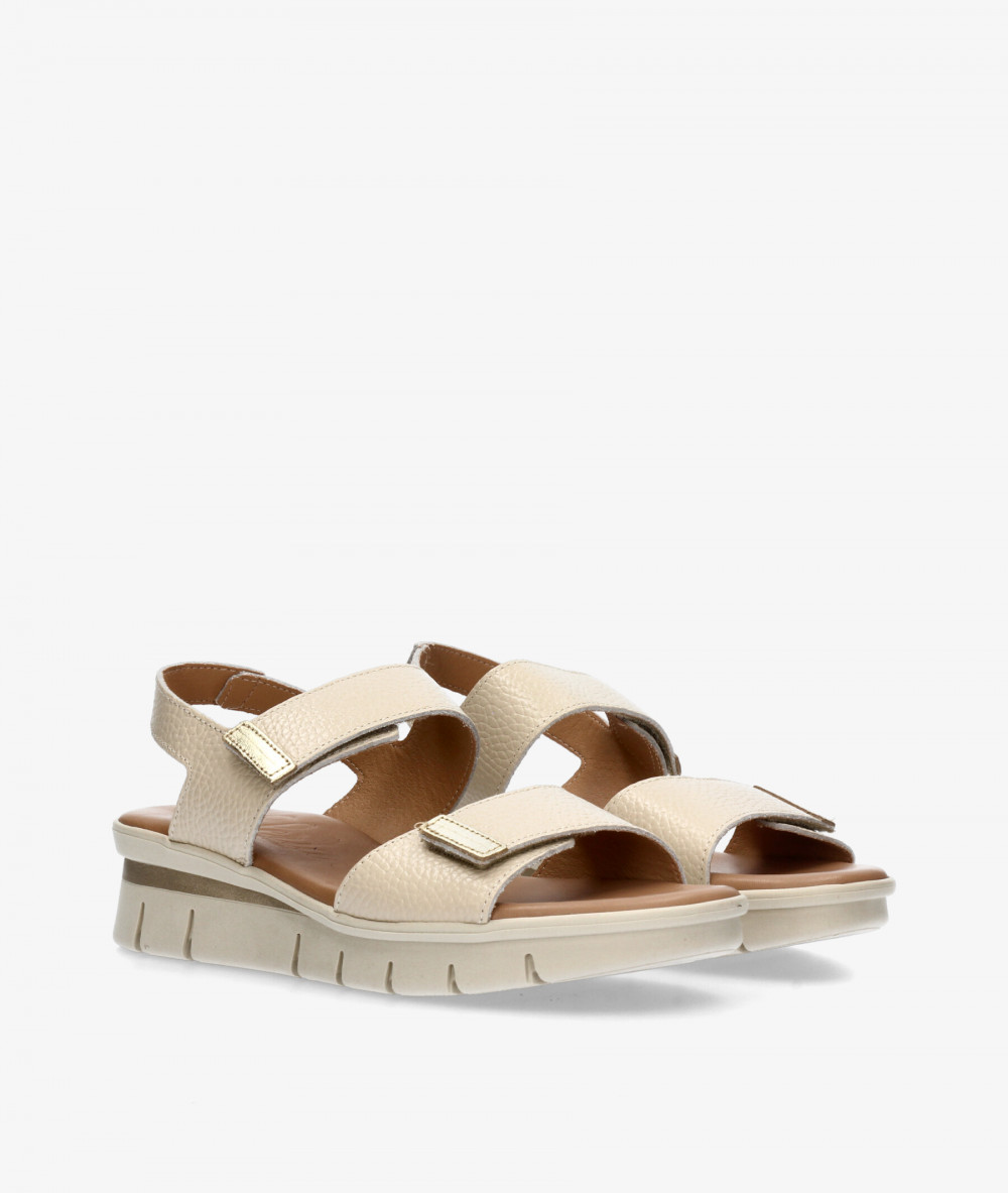 Sandalias Valeria´s  2606 en beige