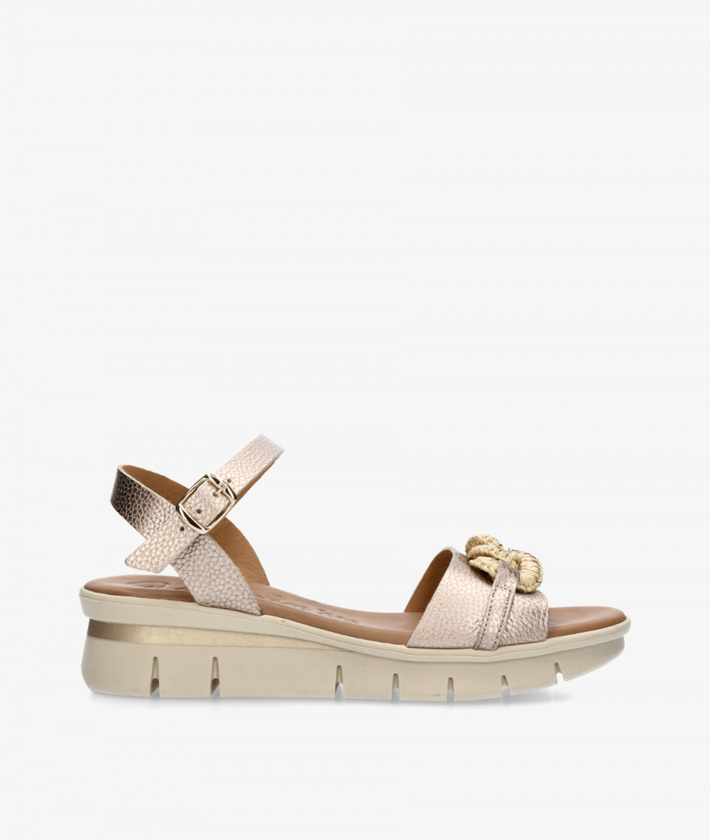 Sandalias Valeria´s  2622-R en taupe metalizado