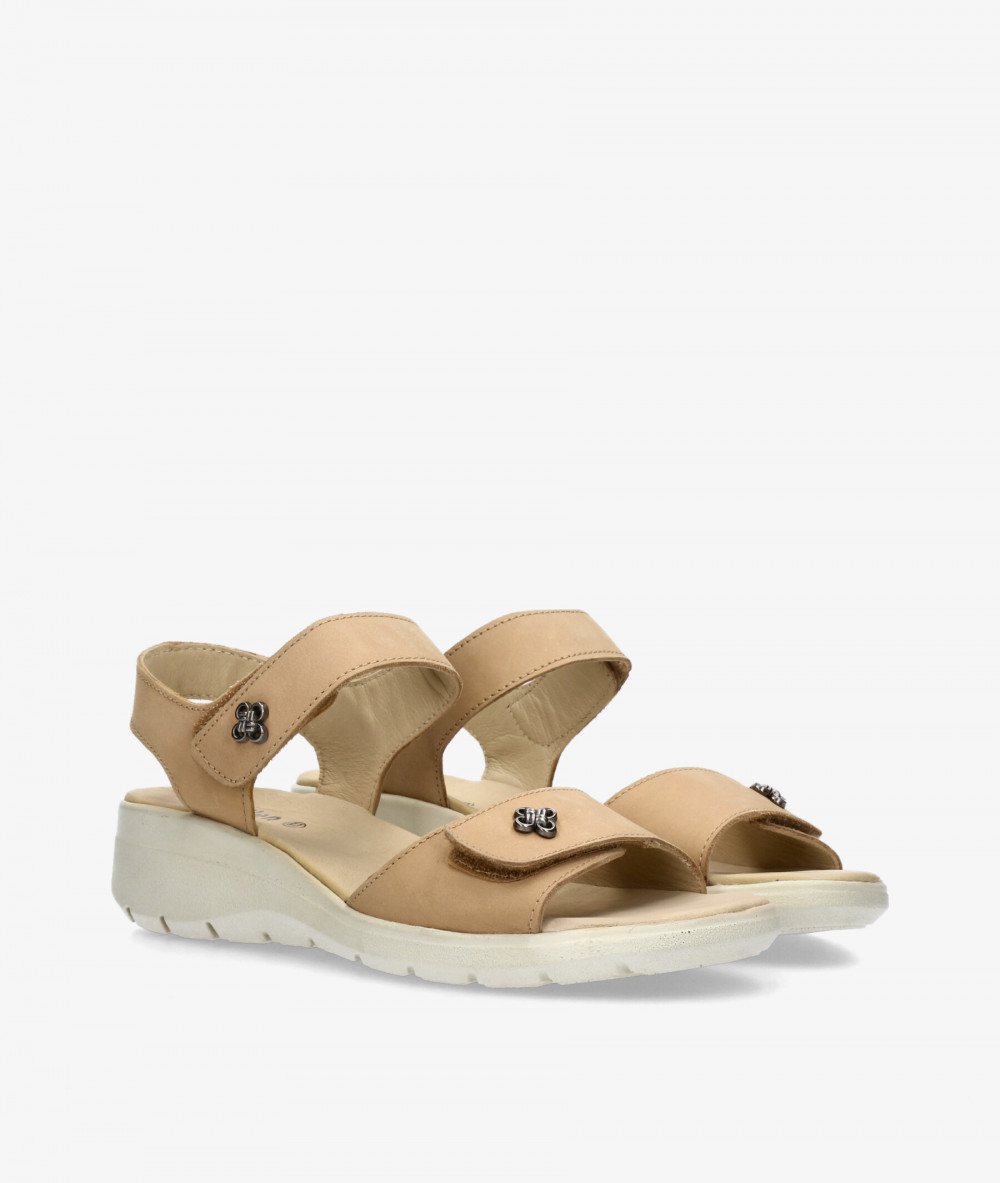 Sandalias St. Gallen  FLOR 01 en nobuck camello