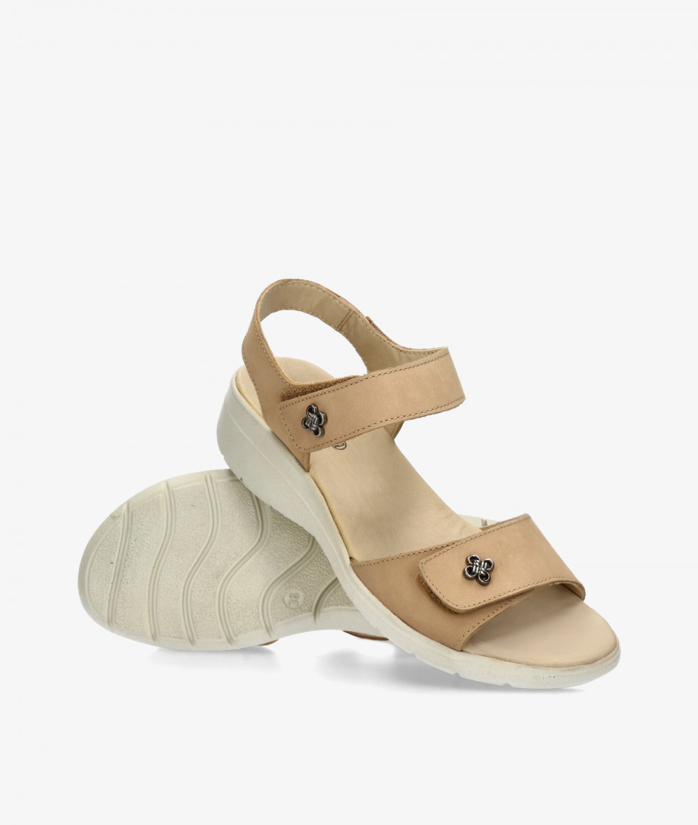 Sandalias St. Gallen  FLOR 01 en nobuck camello
