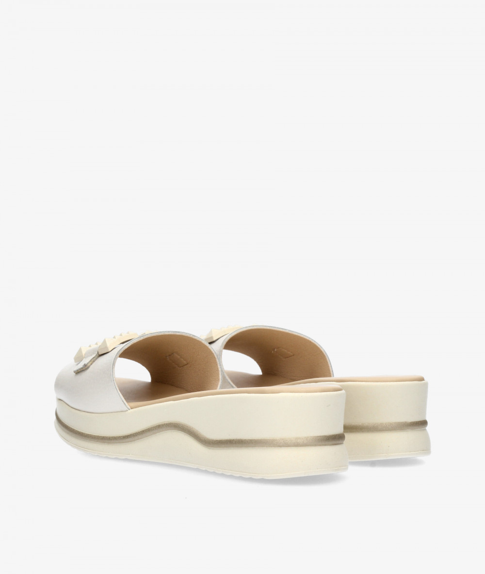 Sandalias pabloochoa.shoes  1015 en hueso