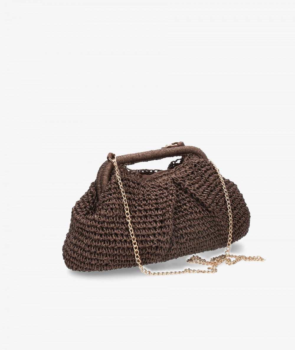 Elevate your look! Our Clutch bag collection a combination of design, quality and comfort for your daily outfits