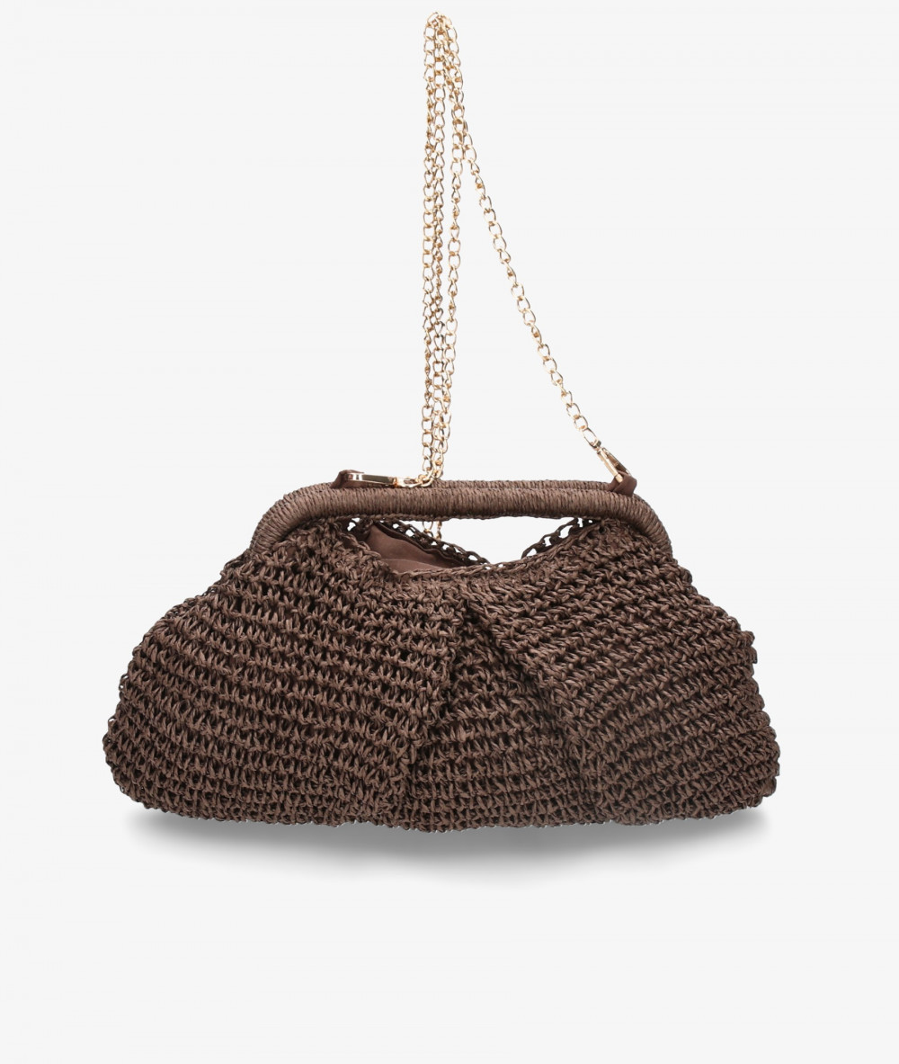 Elevate your look! Our Clutch bag collection a combination of design, quality and comfort for your daily outfits