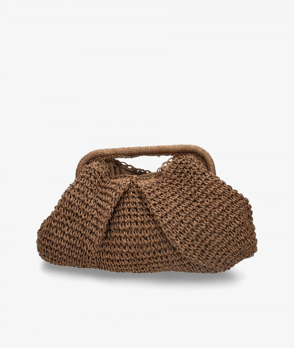 Elevate your look! Our Clutch bag collection a combination of design, quality and comfort for your daily outfits
