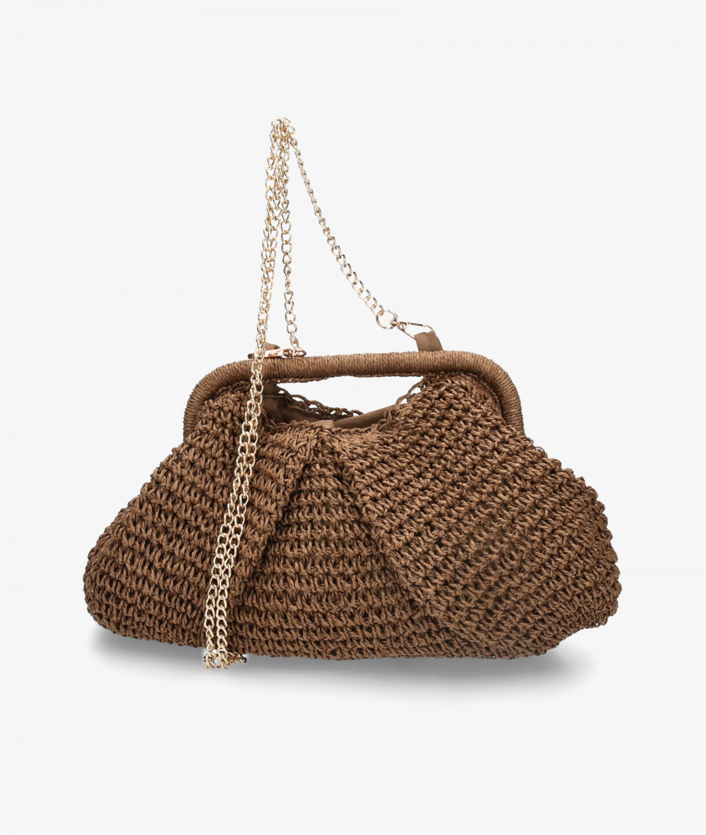 Elevate your look! Our Clutch bag collection a combination of design, quality and comfort for your daily outfits