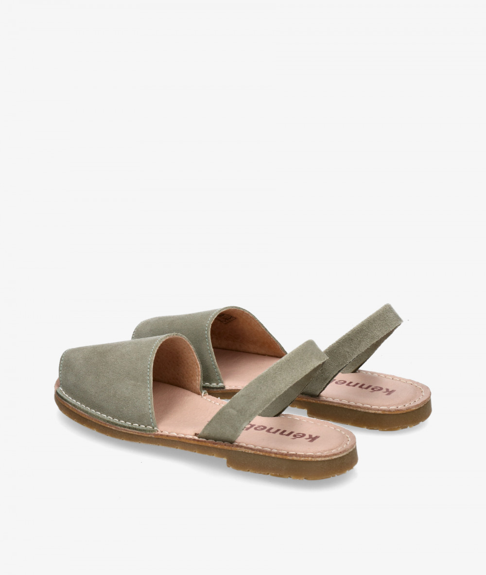 Kénnebec Sandals  150 in kaki split suede