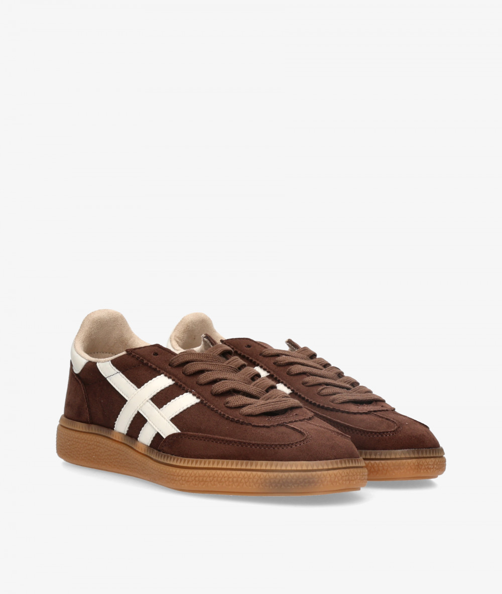 Deportivos Corina  M6520 en marrón