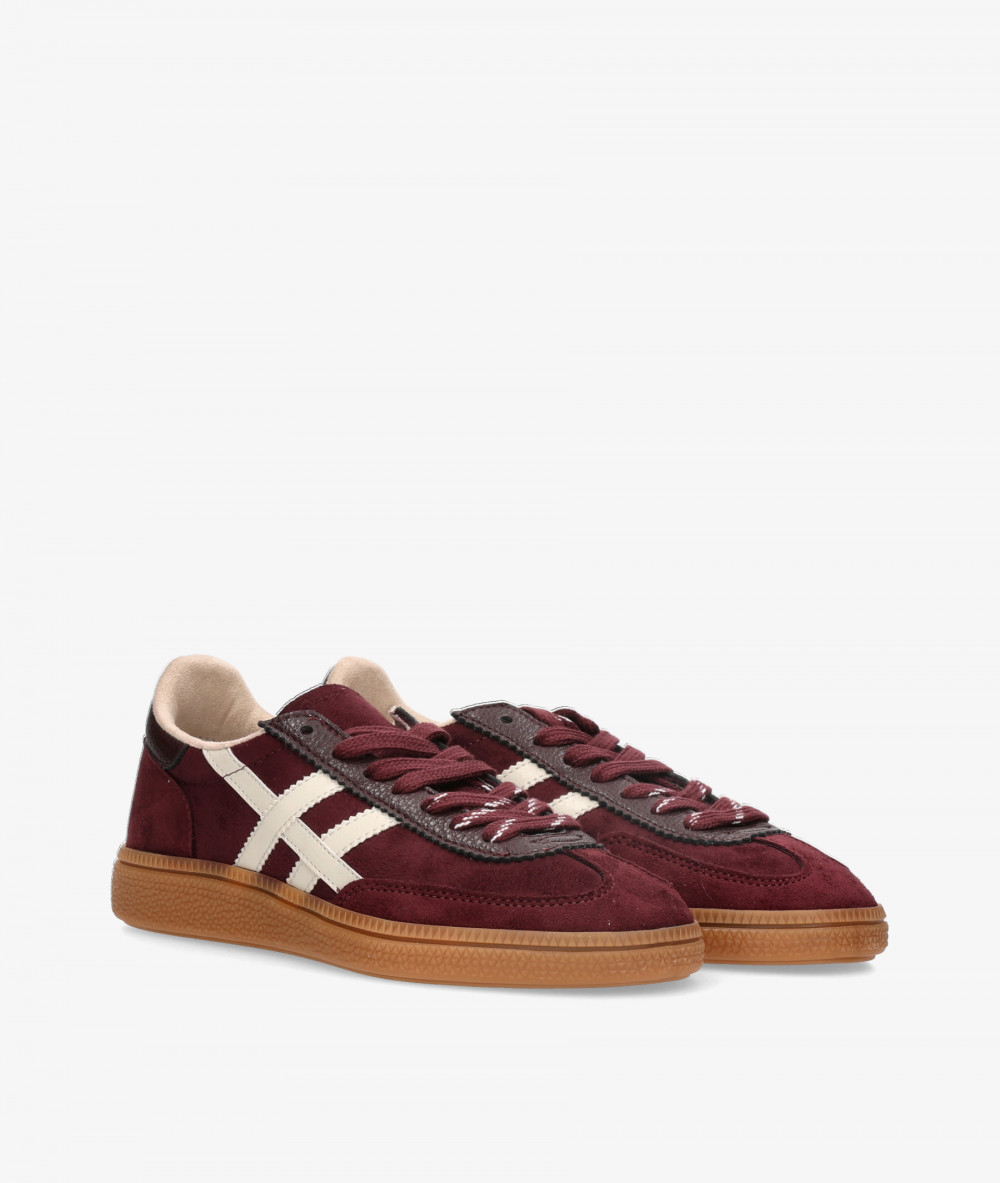 Deportivos Corina  M6520 en burdeos