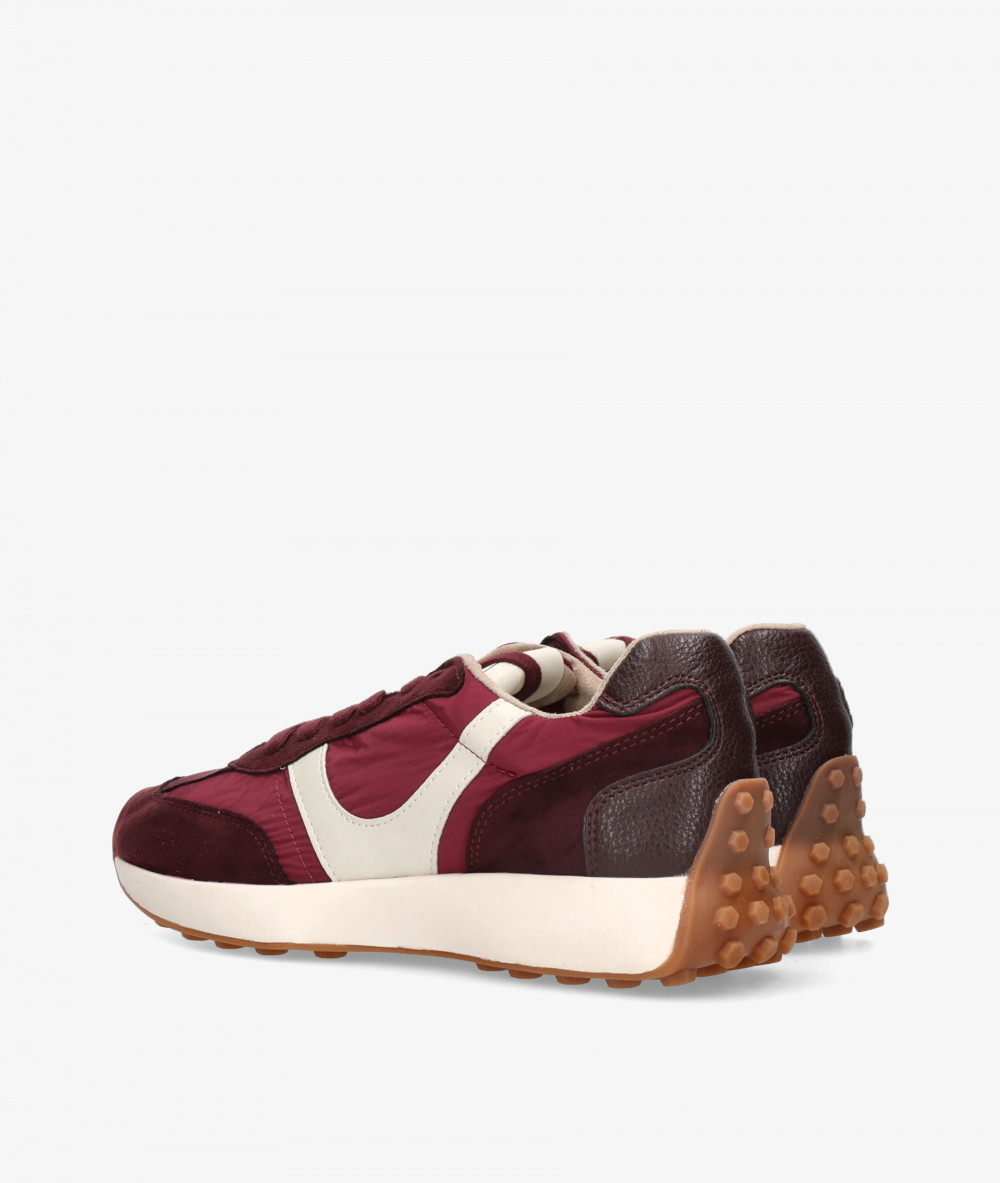 Deportivos Corina  M6530 en burdeos