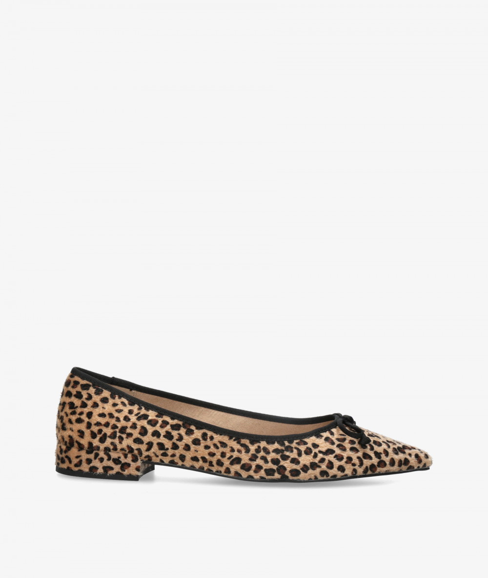Salones Corina M6560 en leopardo 