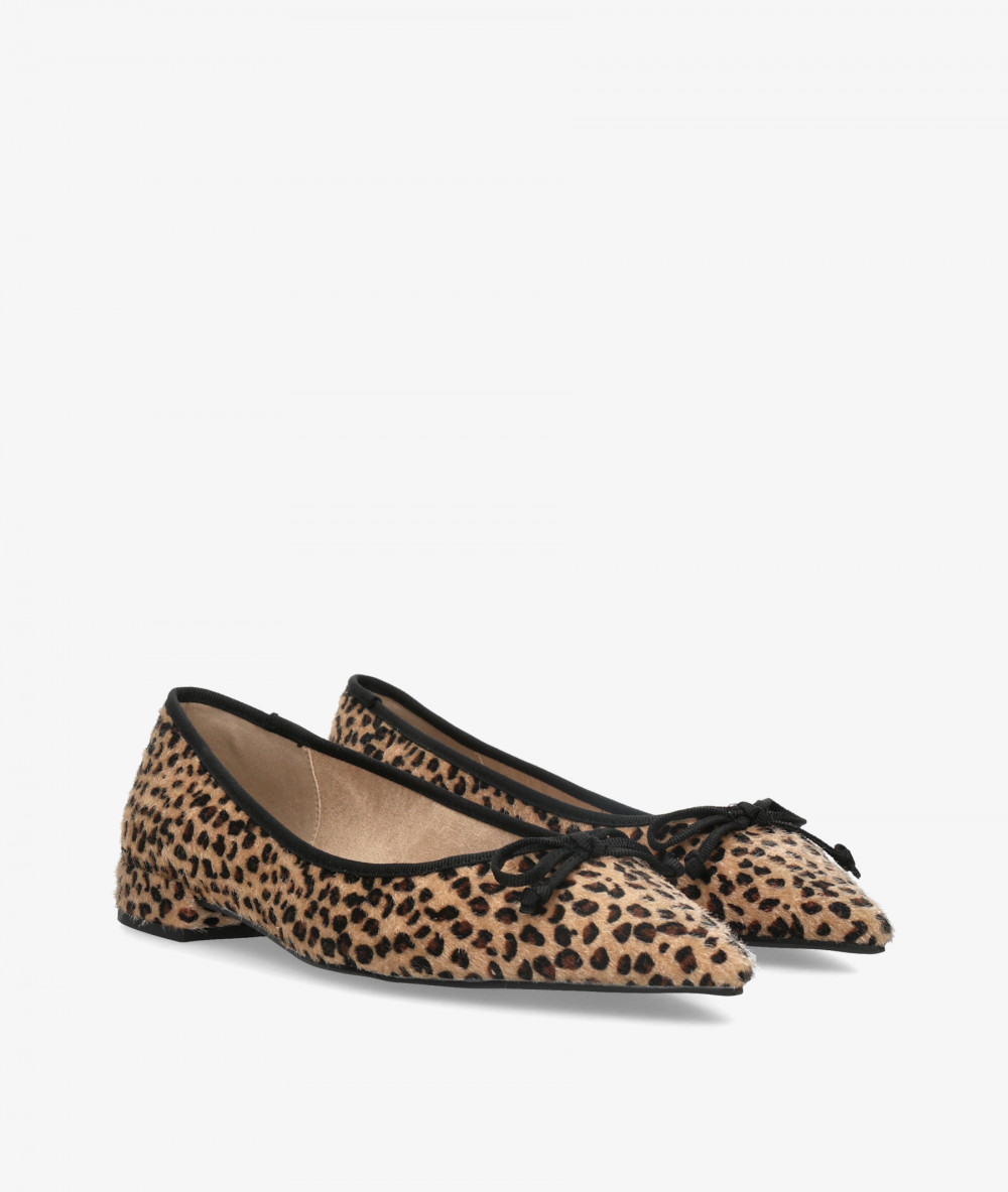 Salones Corina M6560 en leopardo 