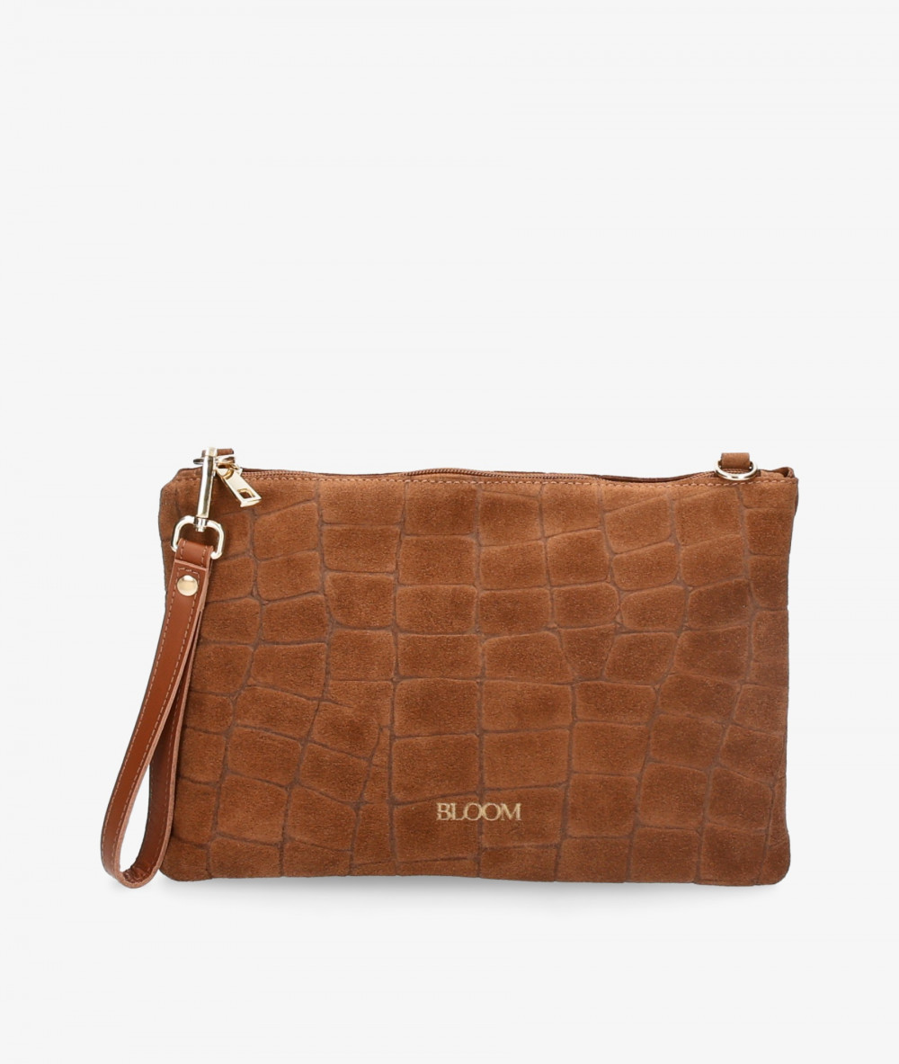 Elevate your look! Our Clutch bag collection a combination of design, quality and comfort for your daily outfits