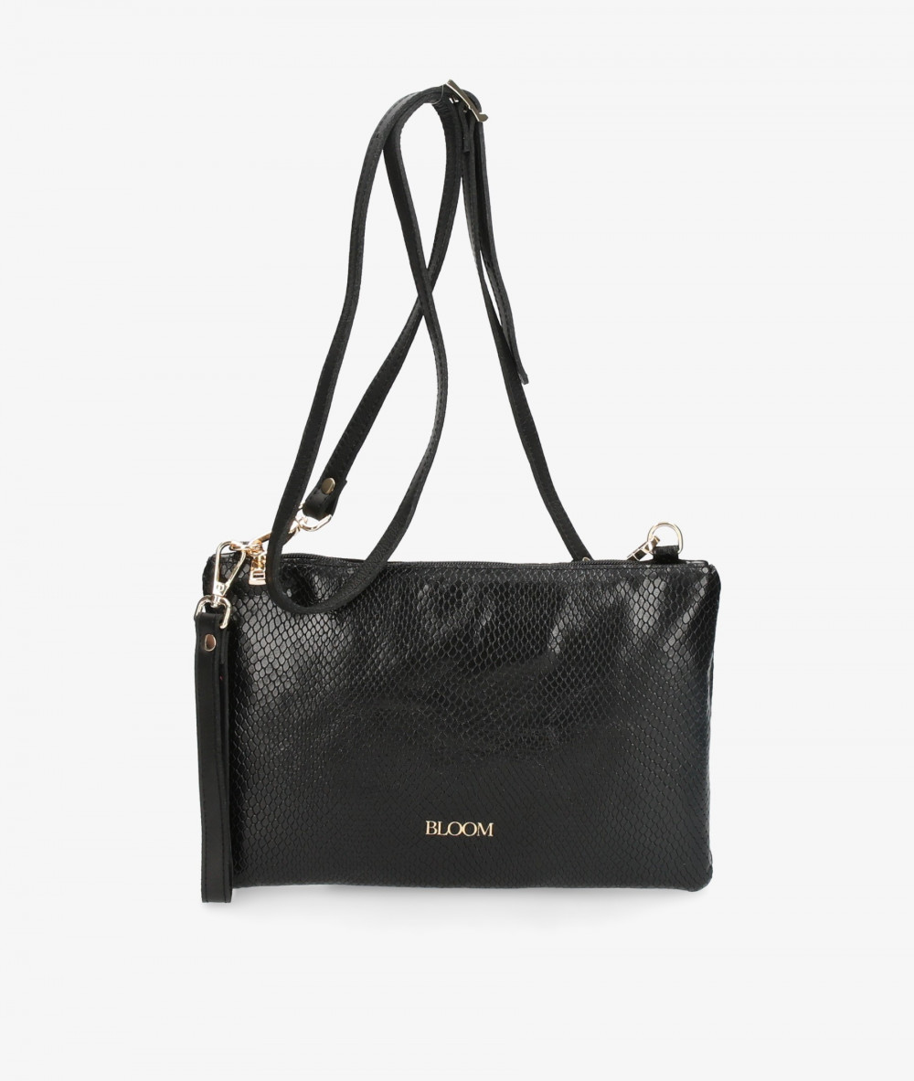 Elevate your look! Our Clutch bag collection a combination of design, quality and comfort for your daily outfits
