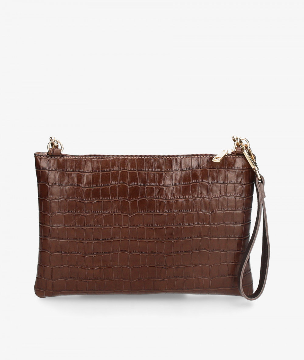 Elevate your look! Our Clutch bag collection a combination of design, quality and comfort for your daily outfits