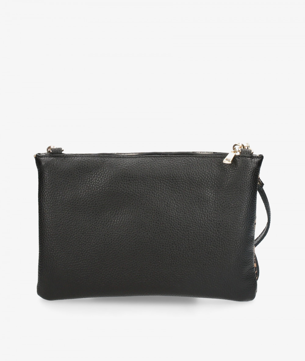 Elevate your look! Our Clutch bag collection a combination of design, quality and comfort for your daily outfits