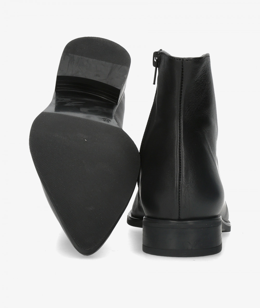 Botines BLOOM  FEDE en negro
