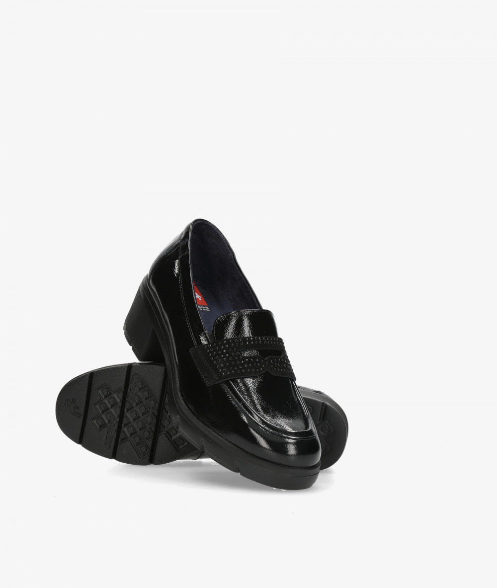 Fluchos Loafers F2517 in black patent leather