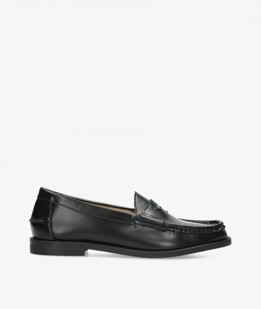Mocasines Corina M6650 en negro
