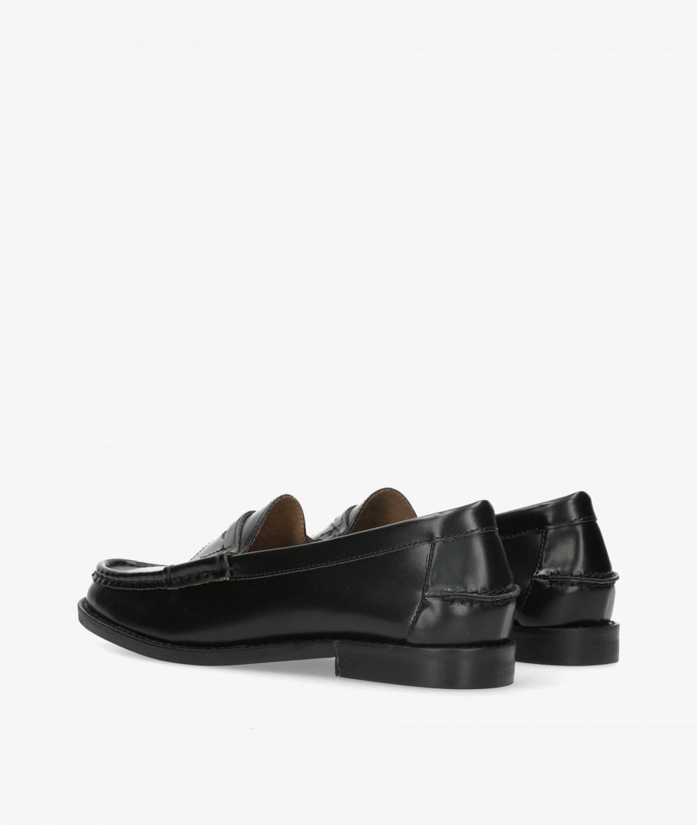 Mocasines Corina M6650 en negro