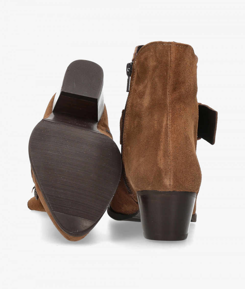 BLOOM Ankle boots  879 in leather split suede