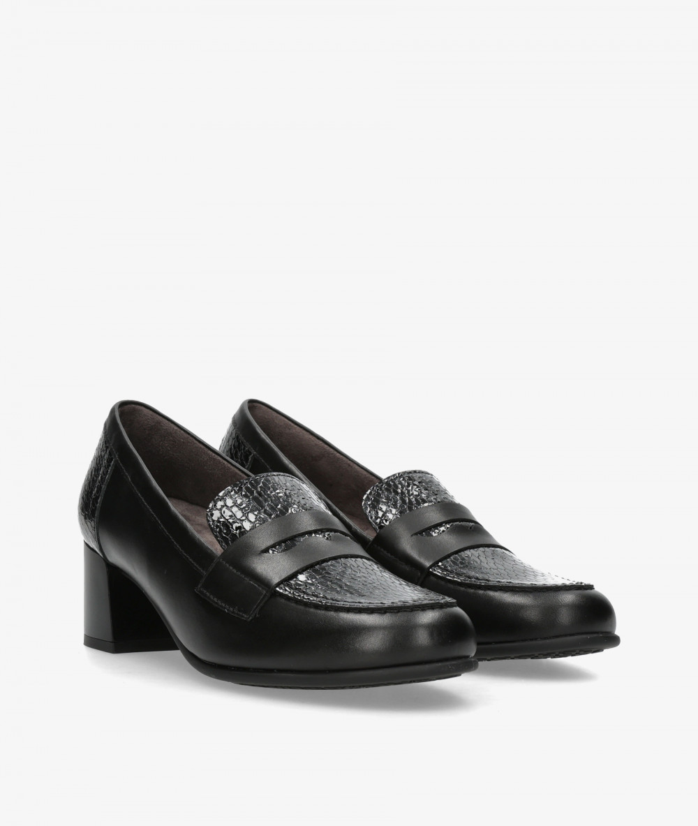 Pitillos Loafers 11642 in black