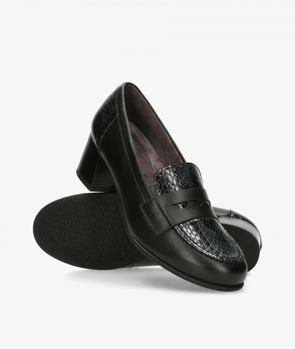 Pitillos Loafers 11642 in black
