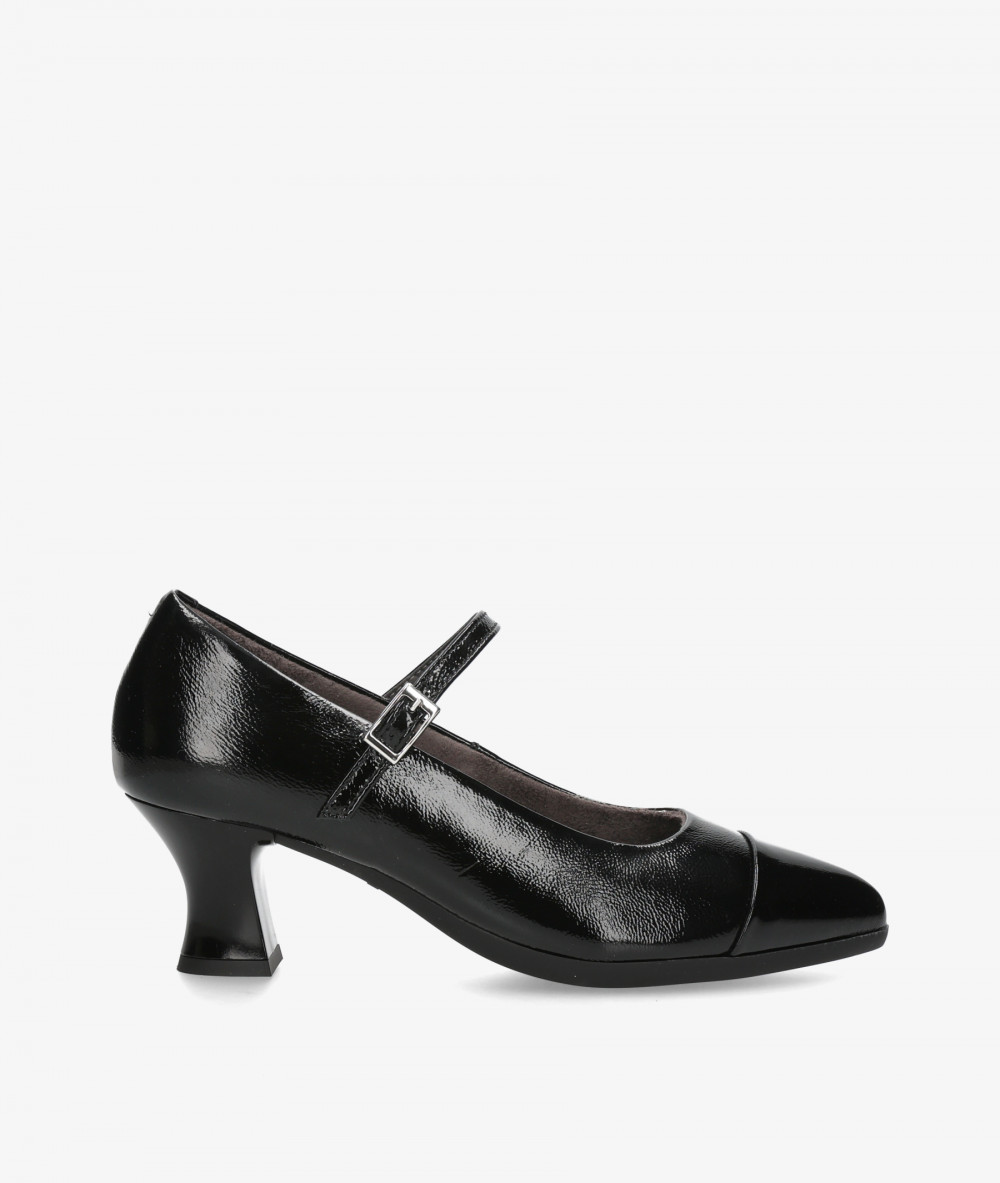 Pitillos Mercedes 11683 in black patent leather