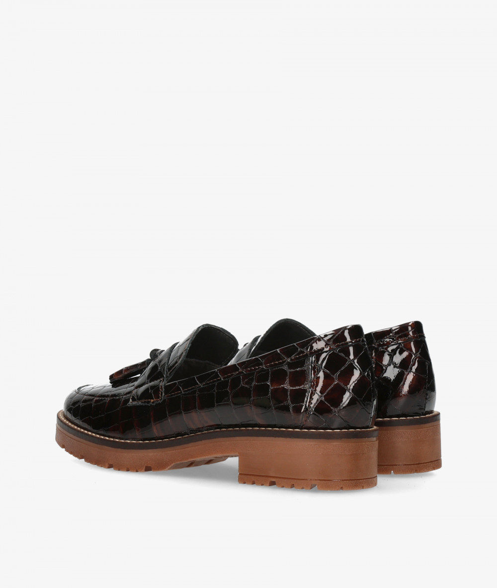 Pitillos Loafers 10770 in brown patent leather