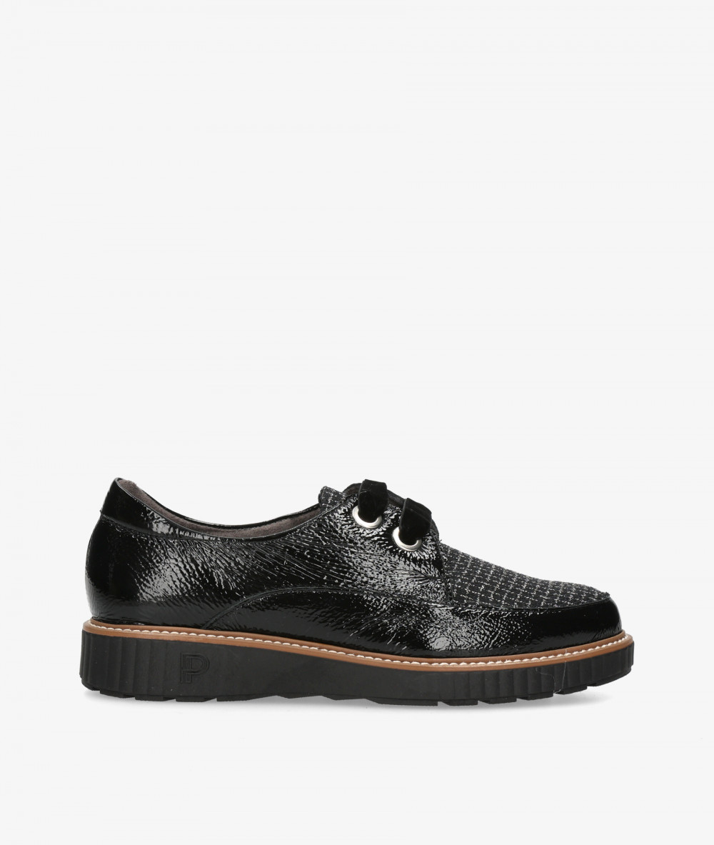 Pitillos Lace-up shoes 11555 in black patent leather