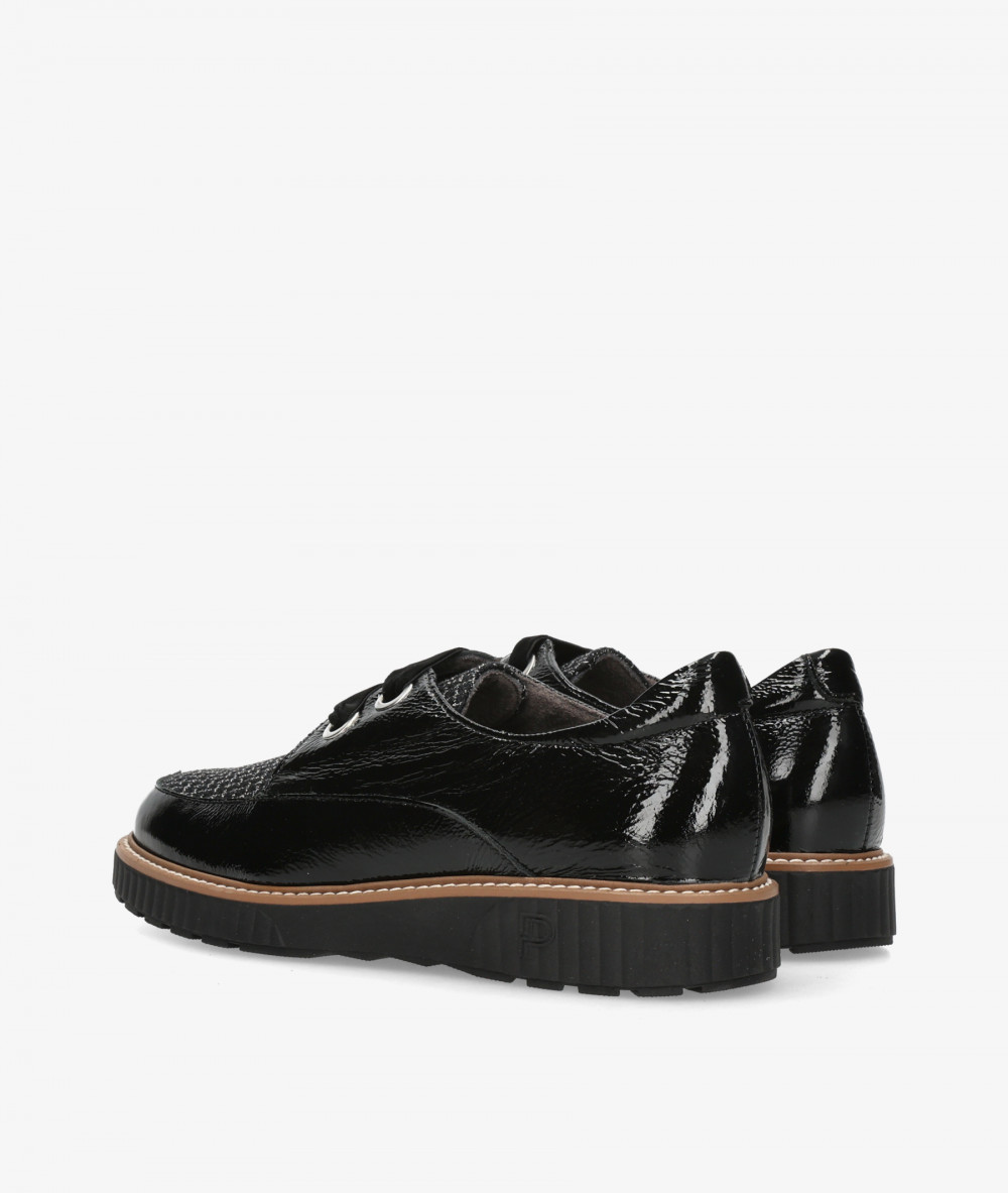 Pitillos Lace-up shoes 11555 in black patent leather