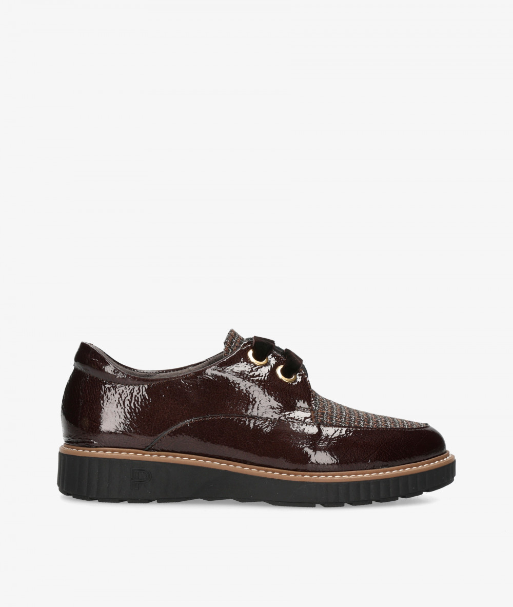Pitillos Lace-up shoes 11555 in brown patent leather
