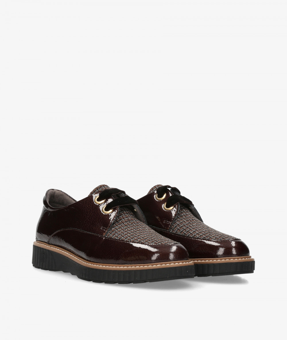 Pitillos Lace-up shoes 11555 in brown patent leather