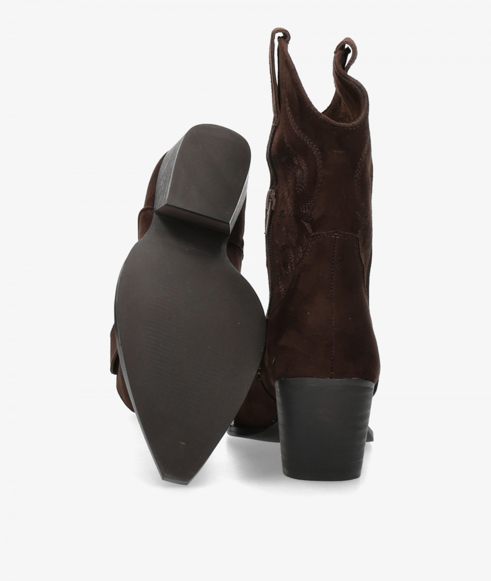 Botas Corina  M6760 en marrón