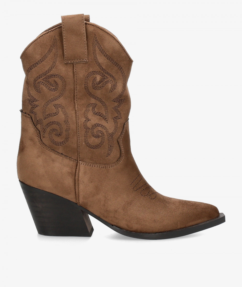 Botas Corina  M6760 en cuero