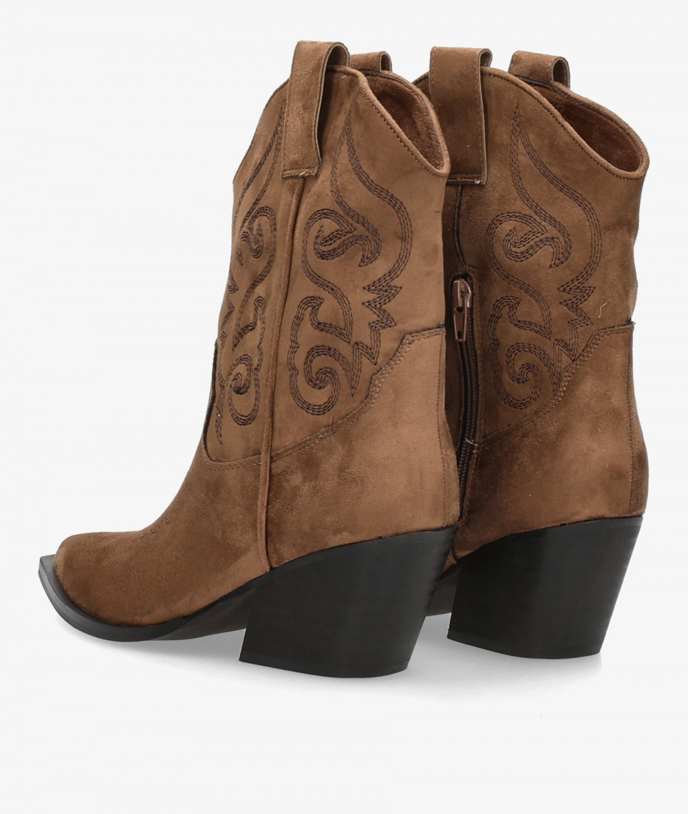 Botas Corina  M6760 en cuero