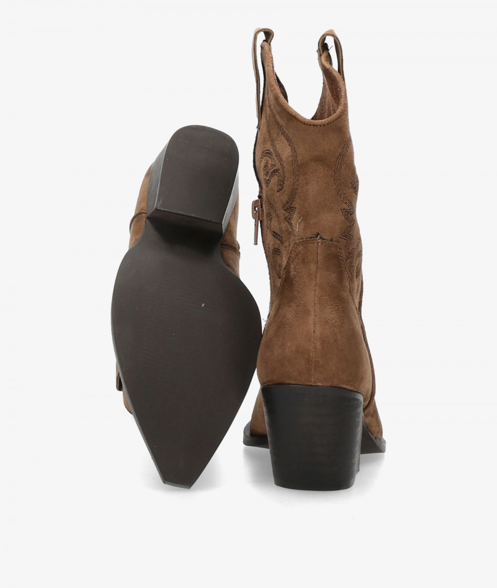 Botas Corina  M6760 en cuero