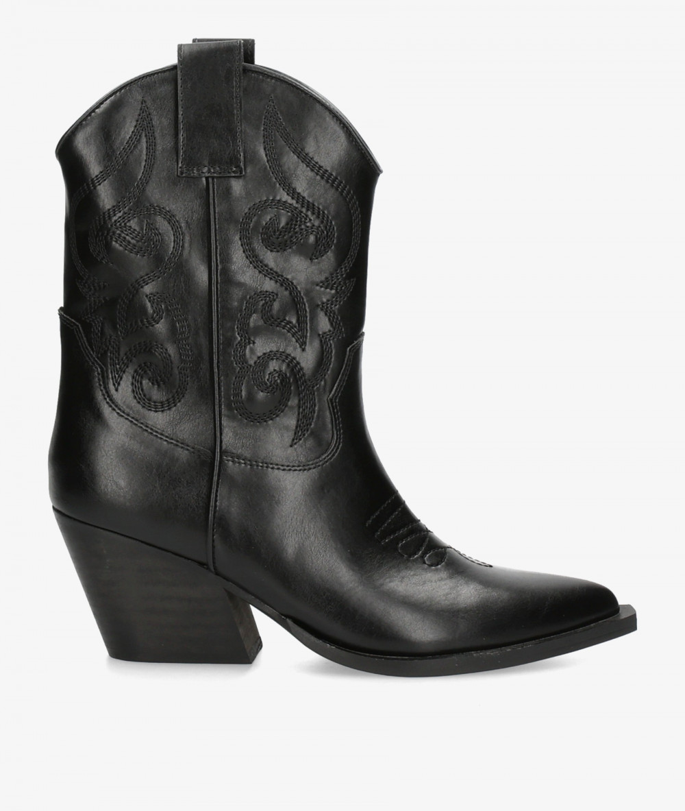 Botas Corina  M6760 en negro
