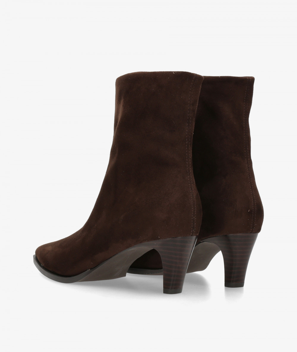 Botines Corina  M6885 en marrón