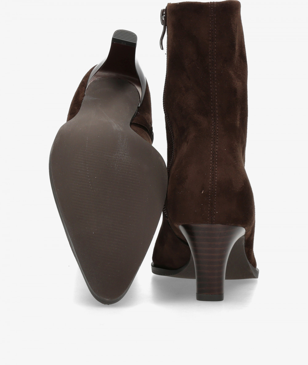 Botines Corina  M6885 en marrón