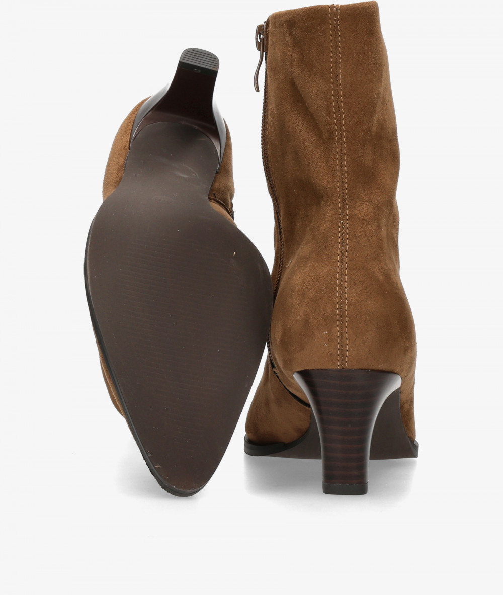 Botines Corina  M6885 en topo