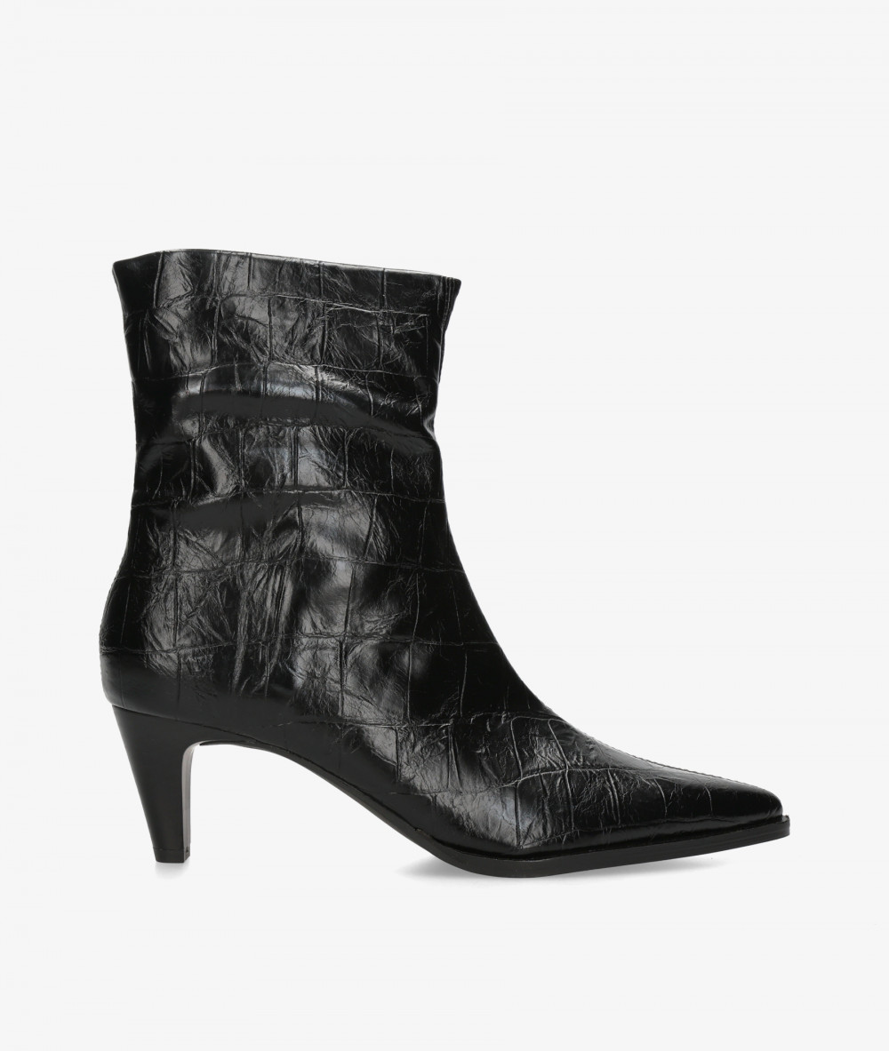 Botines Corina  M6886 en coco negro