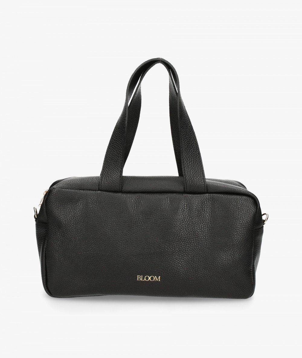 Elevate your look! Our Bag collection a combination of design, quality and comfort for your daily outfits