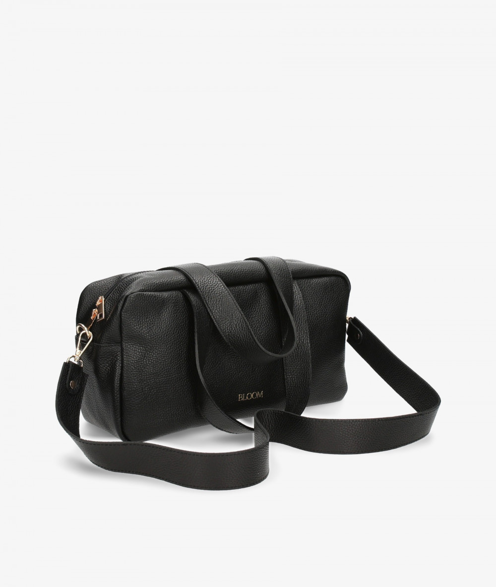 Elevate your look! Our Bag collection a combination of design, quality and comfort for your daily outfits